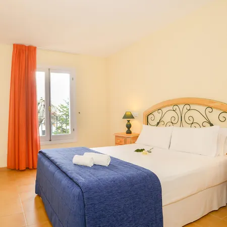 Ona Cala Pi Club Apart Otel 3*