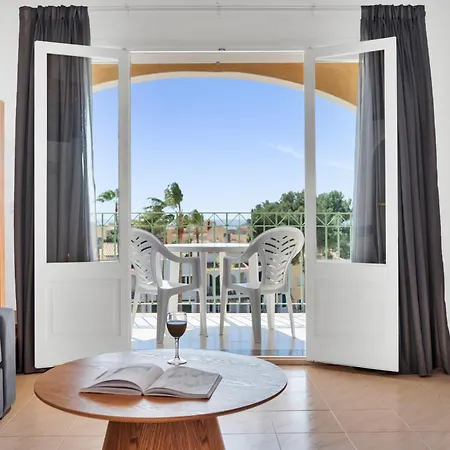 Lejlighedshotel Ona Club 3*